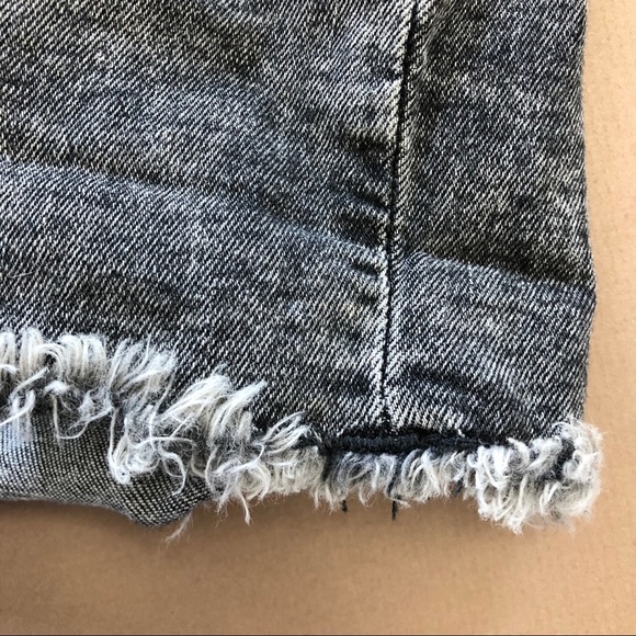 - H&M Mineral Washed Cutoff Denim Shorts - Picture 6 of 11
